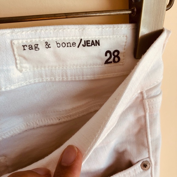 EUC Women’s White Jeans RAG & BONE size 28 - Picture 6 of 9